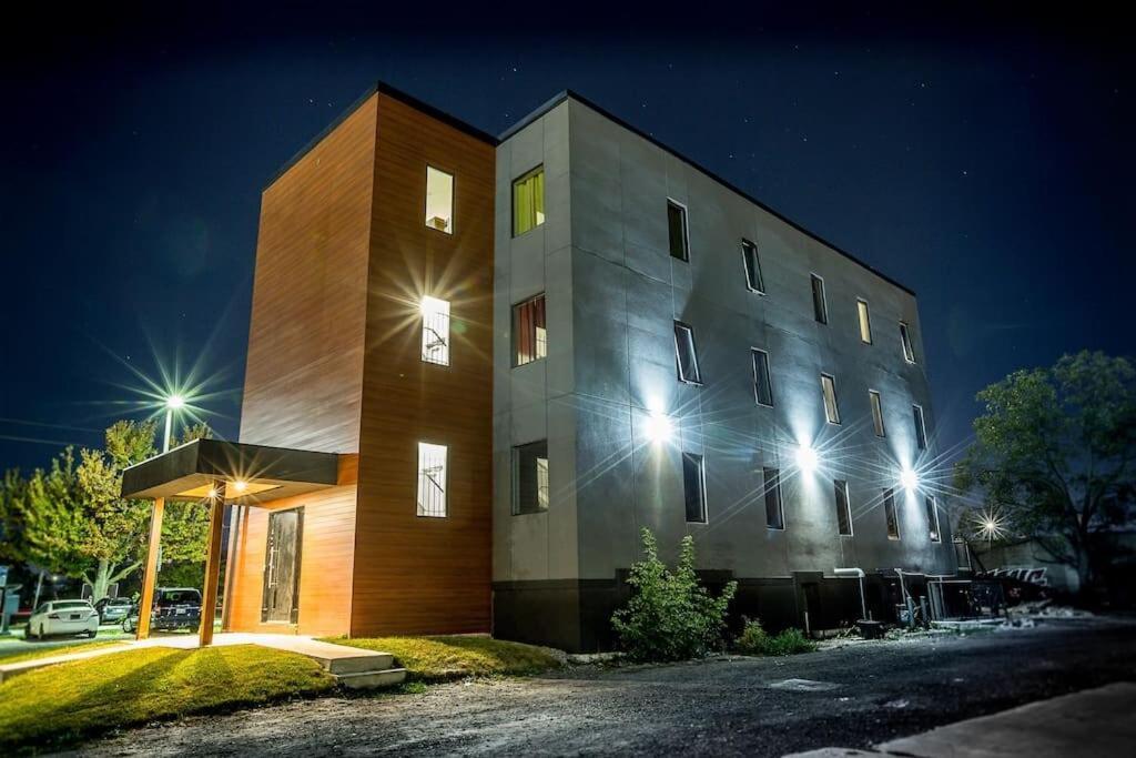 Luxury Boutique 2 Bedroom Condo - 1B Niagara Falls Exteriör bild